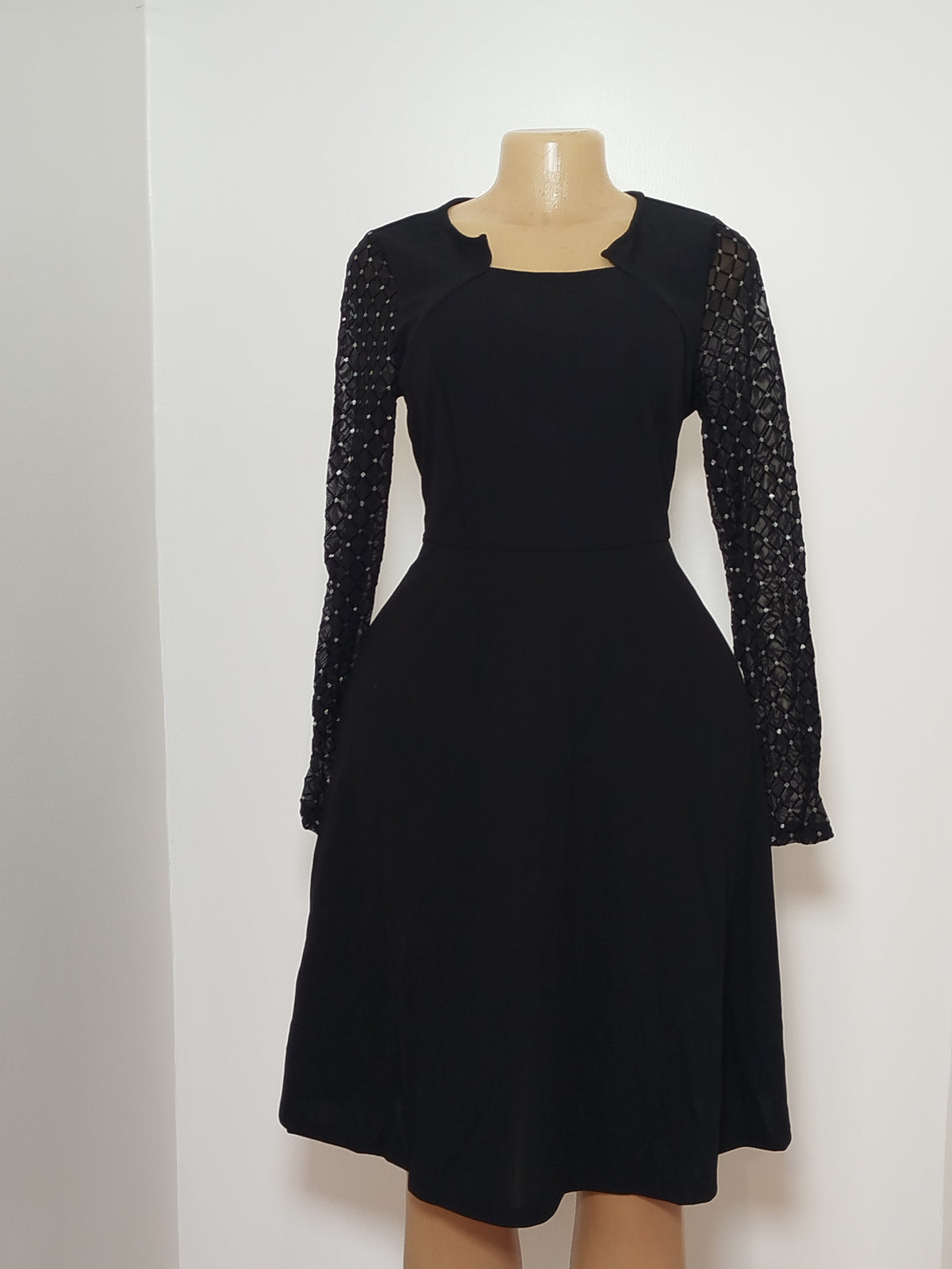 Dress(fitted & flair